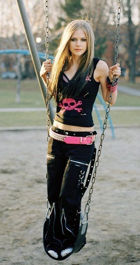 avril lavigne y2k fashion.